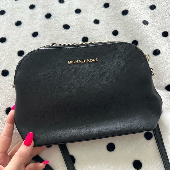 MICHAEL KORS Black Purse 💗 - Picture 1 of 4